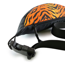 Cargar imagen en el visor de la galería, TIGER BUMBAG